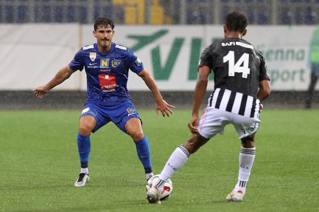 Besiktas vs St. Polten - Friendly match ST. POLTEN, AUSTRIA - JULY 10: St. Polten player Din Barlov (L) and Besiktas defender Felix Uduokhai (14) compete for the ball during a pre-season friendly match between St. Polten and Besiktas at NV Arena in St. Polten, Austria, on July 10, 2025. Ahmet Okatali Anadolu Polten Austria. Editorial use only. Please get in touch for any other usage. Copyright: x2025xAnadoluxAhmetxOkatalix