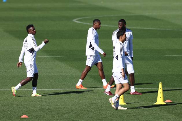 October 1, 2022, VALDEBEBAS, MADRID, SPAIN: Vinicius Junior of Real Madrid talks to Antonio Rudiger during the training day celebrated at Ciudad Deportiva Real Madrid on October 01, 2022, in Valdebebas, Madrid, Spain. Copyright: xOscarxJ.xBarrosox