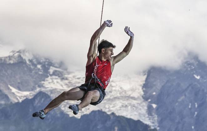 (250714) -- CHAMONIX, July 14, 2025 -- Jonas Utelli of Switzerland waves to spectators after the men s lead final of climbing at the 2025 IFSC Climbing World Cup Speed-Lead in Charmonix, France, July 13, 2025. ) (SP)FRANCE-CHAMONIX-IFSC CLIMBING WORLD CUP-MEN S LEAD FINAL GaoxJing 