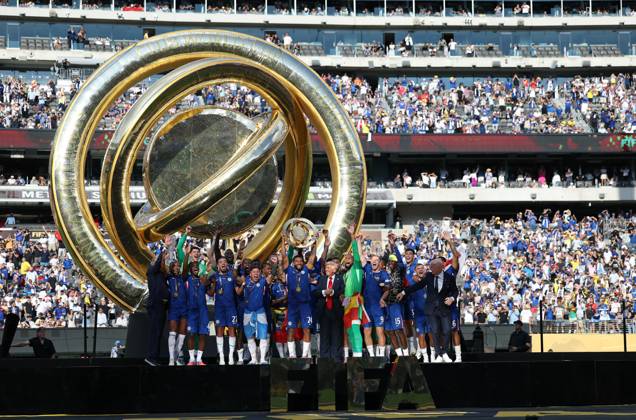 (250714) -- NEW JERSEY, July 14, 2025 -- U.S. President Donald Trump (C) and FIFA president Gianni Infantino (R) celebrate with team members of Chelsea FC during the awarding ceremony for the final match between Chelsea FC (England) and Paris Saint-Germain (France) at the FIFA Club World Cup 2025 at the MetLife Stadium, New Jersey, the United States, July 13, 2025. ) (SP)U.S.-NEW JERSEY-FOOTBALL-FIFA CLUB WORLD CUP-FINAL-CHELSEA FC VS PARIS SAINT-GERMAIN LixMing 