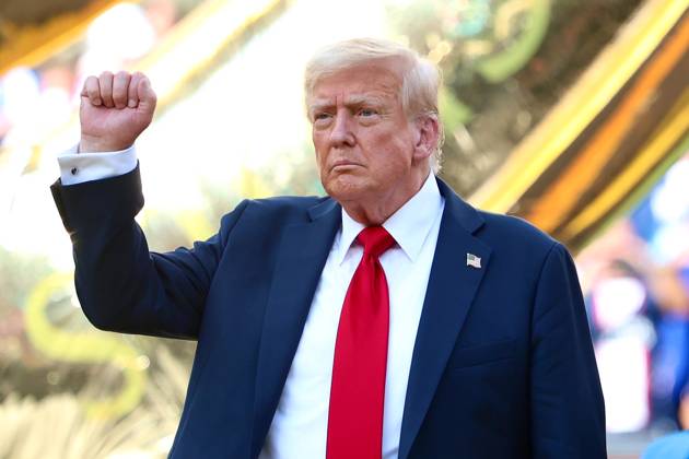 July 13, 2025, East Rutherford, New Jersey, USA: United States President Donald J. Trump during the closing championship ceremony of the 2025 FIFA Club World Cup. Chelsea defeated Paris Saint-Germain 3-0 in the final match on July 13, 2025 at MetLife Stadium in East Rutherford, NJ. East Rutherford USA - ZUMAs325 20250713_zsp_s325_042 Copyright: xJessxStilesx