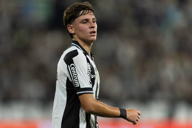 Soccer - Brasileirao 2025 - Botafogo 0:0 Vitoria RIO DE JANEIRO, BRAZIL - JULY 16: ALVARO MONTORO of Botafogo looks on during the match between Botafogo and Vitoria as part of Brasileirao 2025 at Estadio Olimpico Nilton Santos on July 16, 2025 in Rio de Janeiro, Brazil. Rio de Janeiro Estadio Olimpico Nilton Santos Brazil Copyright: xRuanoxCarneiroxRuanoxCarneirox