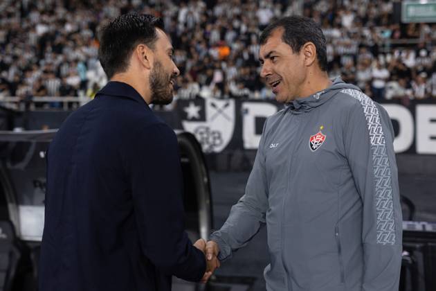 Soccer - Brasileirao 2025 - Botafogo 0:0 Vitoria RIO DE JANEIRO, BRAZIL - JULY 16: DAVIDE ANCELOTTI, Head Coach of Botafogo, greets FABIO CARILLE, Head Coach of Vitoria, prior the match between Botafogo and Vitoria as part of Brasileirao 2025 at Estadio Olimpico Nilton Santos on July 16, 2025 in Rio de Janeiro, Brazil. Rio de Janeiro Estadio Olimpico Nilton Santos Brazil Copyright: xRuanoxCarneiroxRuanoxCarneirox