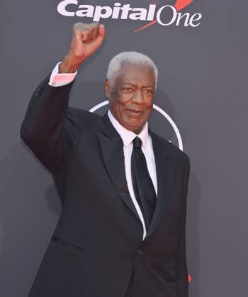 Oscar Robertson attends the ESPY Awards at the Dolby Theatre in the Hollywood section of Los Angeles on Wednesday, July 16, 2025. The annual event honors the top athletes and performances of the year.  LAP2025071617 JIMxRUYMEN