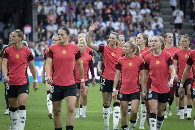 FOOTBALL: FEMININ France vs Allemagne - UEFA EURO, EM, Europameisterschaft,Fussball 2025 Quarts de finale - 19 07 2025 echauffement des joueuses de l equipe de Allemagne Jule Brand 22 lors du match Quarts de finale du Championnat d Europe de football fà minin EURO 2025 entre France et Allemagne. St. Jakob Park in Basel - Suisse 19 07 2025 Copyright: xx