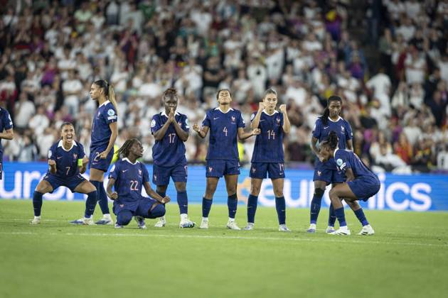 FOOTBALL: FEMININ France vs Allemagne - UEFA EURO, EM, Europameisterschaft,Fussball 2025 Quarts de finale - 19 07 2025 Joie des joueuses de l equipe de france apres le but de penalti lors du match Quarts de finale du Championnat d Europe de football fà minin EURO 2025 entre France et Allemagne. St. Jakob Park in Basel - Suisse 19 07 2025 Copyright: xx