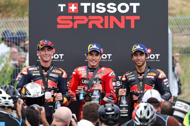 BRNO, CZECH REPUBLIC - JULY 19: Pedro Acosta of Spain and Red Bull KTM Factory Racing Marc Marquez of Spain and Ducati Lenovo Team Enea Bastianini of Italy and Red Bull Tech 3 KTM Racing Team celebrate at the end of MotoGP Sprint of the Tissot Grand Prix of Czechia on July 19, 2025 held at Automotodrom Brno in Brno, Czech Republic. (Photo by Hazrin Yeob Men Shah Icon Sportswire) AUTO: JUL 19 Tissot Grand Prix of Czechia EDITORIAL USE ONLY Icon37825071912207