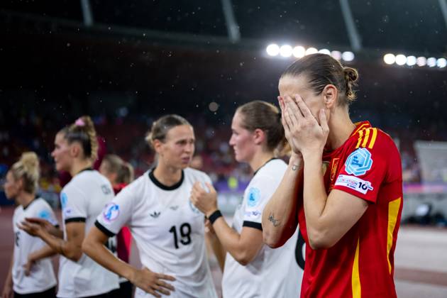 Ann-Kathrin Berger (Deutschland, 01), Sydney Lohmann (Deutschland, 08), Klara Buehl (Deutschland, 19) ist enttauescht ueber die Niederlage und das Ausscheiden aus dem Turnier, SUI, Deutschland vs Spanien, Fussball, UEFA Womens Euro 2025, Halbfinale, 23.07.2025 SUI, Deutschland vs Spanien, Fussball, UEFA Womens Euro 2025, Halbfinale, 23.07.2025 Zuerich Copyright: xEibner-Pressefoto Memmlerx EP_MMR