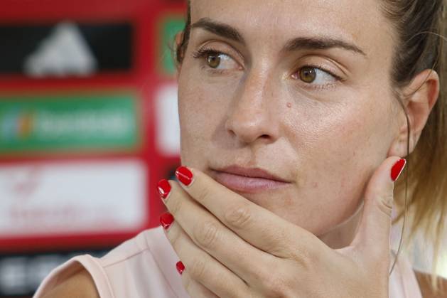 Spain s Alexia Putellas delivers remarks during a press conference, PK, Pressekonferenz in Lausanne, Switzerland, 25 July 2025. Spain will face England in the UEFA Women s Euro final soccer match on 27 July. Spain s presser !ACHTUNG: NUR REDAKTIONELLE NUTZUNG!  Copyright: xAnaxEscobarx GRAF309 20250725-55017504645_1