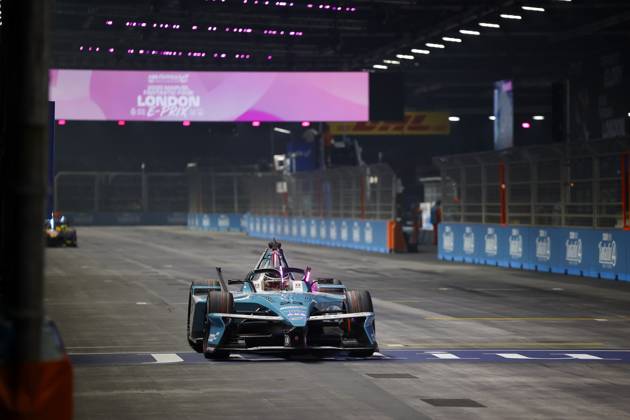 2025 FORMULA E LONDON ePRIX 23 ROWLAND Oliver (gbr), Nissan Formula E Team, Nissan e-4ORCE 05, action during the London ePrix, 15th and 16th round of the 2024-25 ABB FIA Formula E World Championship, WM, Weltmeisterschaft on the ExCel London Circuit from July 25 to 27, 2025 in London, United Kingdom - Copyright: xGREGORYxLENORMANDx