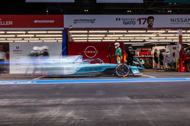 2025 FORMULA E LONDON ePRIX 23 ROWLAND Oliver (gbr), Nissan Formula E Team, Nissan e-4ORCE 05, action pitboost during the London ePrix, 15th and 16th round of the 2024-25 ABB FIA Formula E World Championship, WM, Weltmeisterschaft on the ExCel London Circuit from July 25 to 27, 2025 in London, United Kingdom - LondonUnited Kingdom Copyright: xGERMAINxHAZARDx