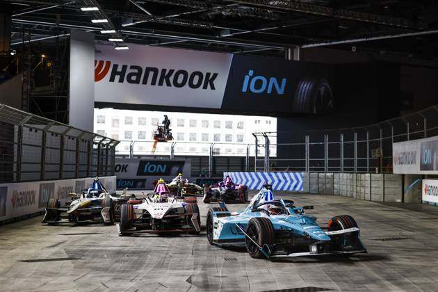 2025 FORMULA E LONDON ePRIX 23 ROWLAND Oliver (gbr), Nissan Formula E Team, Nissan e-4ORCE 05, action during the London ePrix, 15th and 16th round of the 2024-25 ABB FIA Formula E World Championship, WM, Weltmeisterschaft on the ExCel London Circuit from July 25 to 27, 2025 in London, United Kingdom - LondonUnited Kingdom Copyright: xJULIENxDELFOSSEx