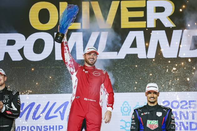 2025 FORMULA E LONDON ePRIX ROWLAND Oliver (gbr), Nissan Formula E Team, Nissan e-4ORCE, portrait during the London ePrix, 15th and 16th round of the 2024-25 ABB FIA Formula E World Championship, WM, Weltmeisterschaft on the ExCel London Circuit from July 25 to 27, 2025 in London, United Kingdom - LondonUnited Kingdom  Copyright: xJULIENxDELFOSSEx