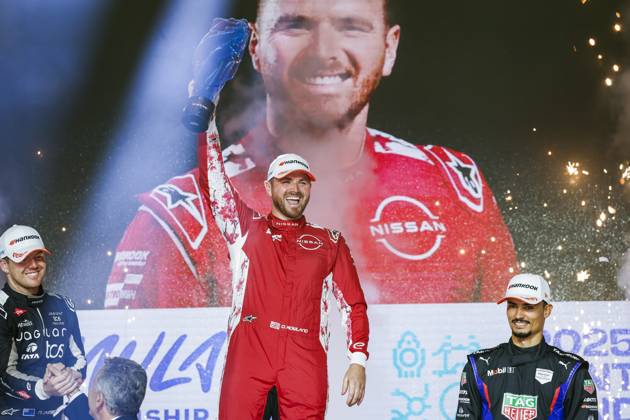 2025 FORMULA E LONDON ePRIX ROWLAND Oliver (gbr), Nissan Formula E Team, Nissan e-4ORCE, portrait during the London ePrix, 15th and 16th round of the 2024-25 ABB FIA Formula E World Championship, WM, Weltmeisterschaft on the ExCel London Circuit from July 25 to 27, 2025 in London, United Kingdom - LondonUnited Kingdom Copyright: xJULIENxDELFOSSEx