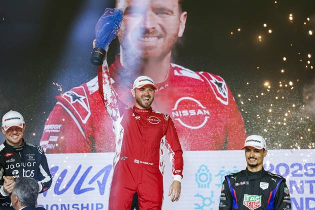 2025 FORMULA E LONDON ePRIX ROWLAND Oliver (gbr), Nissan Formula E Team, Nissan e-4ORCE, portrait during the London ePrix, 15th and 16th round of the 2024-25 ABB FIA Formula E World Championship, WM, Weltmeisterschaft on the ExCel London Circuit from July 25 to 27, 2025 in London, United Kingdom - LondonUnited Kingdom Copyright: xJULIENxDELFOSSEx