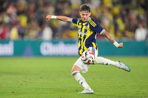 Fenerbahce v Lazio - Friendly match ISTANBUL, TURKIYE - JULY 30: Sebastian Szymanski of Fenerbahce in action during the friendly match between Fenerbahce and Lazio at Chobani Stadium in Istanbul, Turkiye, on July 30, 2025. Cemal Yurttas Anadolu Istanbul Turkey. Editorial use only. Please get in touch for any other usage. Copyright: x2025xAnadoluxCemalxYurttasx