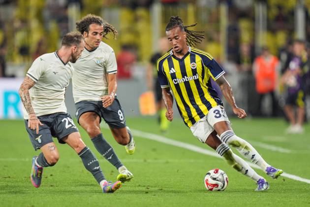 Fenerbahce v Lazio - Friendly match ISTANBUL, TURKIYE - JULY 30: Archie Brown (33) of Fenerbahce in action against Matteo Guendouzi (C) of Lazio during the friendly match between Fenerbahce and Lazio at Chobani Stadium in Istanbul, Turkiye, on July 30, 2025. Cemal Yurttas Anadolu Istanbul Turkey. Editorial use only. Please get in touch for any other usage. Copyright: x2025xAnadoluxCemalxYurttasx