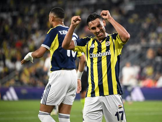 Fenerbahce v Lazio - Friendly match ISTANBUL, TURKIYE - JULY 30: Irfan Can Kahveci (17) of Fenerbahce celebrates after scoring a goal with his teammates during a friendly match against Lazio at Chobani Stadium in Istanbul, Turkiye, on July 30, 2025. Ali Atmaca Anadolu Istanbul Turkey. Editorial use only. Please get in touch for any other usage. Copyright: x2025xAnadoluxAlixAtmacax