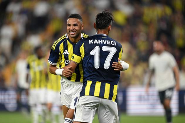 Fenerbahce v Lazio - Friendly match ISTANBUL, TURKIYE - JULY 30: Irfan Can Kahveci (17) of Fenerbahce celebrates after scoring a goal with his teammates during a friendly match against Lazio at Chobani Stadium in Istanbul, Turkiye, on July 30, 2025. Ali Atmaca Anadolu Istanbul Turkey. Editorial use only. Please get in touch for any other usage. Copyright: x2025xAnadoluxAlixAtmacax