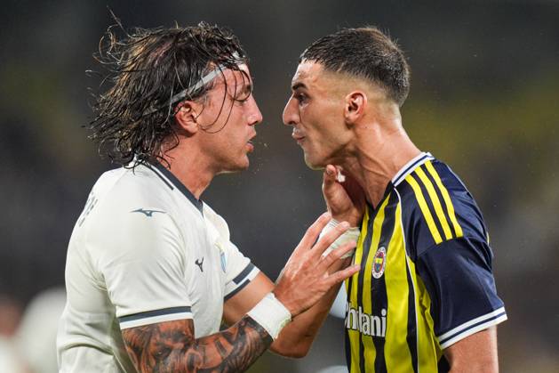Fenerbahce v Lazio - Friendly match ISTANBUL, TURKIYE - JULY 30: Mert Muldur (R) of Fenerbahce argues with Luca Pellegrini (L) of Lazio during a friendly match between Fenerbahce and Lazio at Chobani Stadium in Istanbul, Turkiye, on July 30, 2025. Cemal Yurttas Anadolu Istanbul Turkey. Editorial use only. Please get in touch for any other usage. Copyright: x2025xAnadoluxCemalxYurttasx