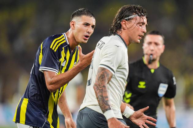 Fenerbahce v Lazio - Friendly match ISTANBUL, TURKIYE - JULY 30: Mert Muldur (L) of Fenerbahce argues with Luca Pellegrini (R) of Lazio during a friendly match between Fenerbahce and Lazio at Chobani Stadium in Istanbul, Turkiye, on July 30, 2025. Cemal Yurttas Anadolu Istanbul Turkey. Editorial use only. Please get in touch for any other usage. Copyright: x2025xAnadoluxCemalxYurttasx