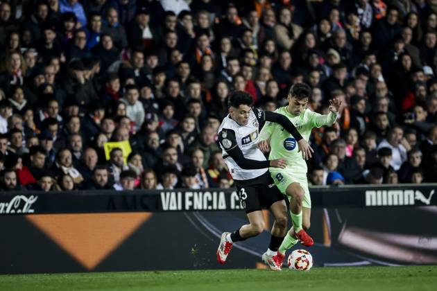 Valencia CF v FC Barcelona, Barca - Copa del Rey VALENCIA, SPAIN - FEBRUARY 6: LEWANDOWSKI warm up before Spanish King Cup match between Valencia CF and FC Barcelona at Mestalla Stadium. in Valencia, Spain on February 6, 2025 Spain World. Editorial use only. Please get in touch for any other usage. Copyright: x2025xAnadoluxJosexMiguelxFernandezxDexVelascox