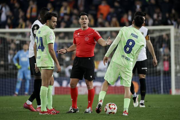 Valencia CF v FC Barcelona, Barca - Copa del Rey VALENCIA, SPAIN - FEBRUARY 6: LEWANDOWSKI warm up before Spanish King Cup match between Valencia CF and FC Barcelona at Mestalla Stadium. in Valencia, Spain on February 6, 2025 Spain World. Editorial use only. Please get in touch for any other usage. Copyright: x2025xAnadoluxJosexMiguelxFernandezxDexVelascox