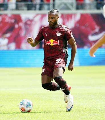 RB Leipzig - Bergamo Testspiel Leipzig, 02.08.2025, Red Bull Arena, Fußball, Testspiel , RB Leipzig vs. Atalanta Bergamo 1:2 (1:0) , Im Bild: Ridle Baku (17, RB Leipzig) , Nur zur redaktionellen Nutzung. Only editorial use. , DFL DFB regulations prohibit any use of photographs as image sequences and or quasi-video. ,