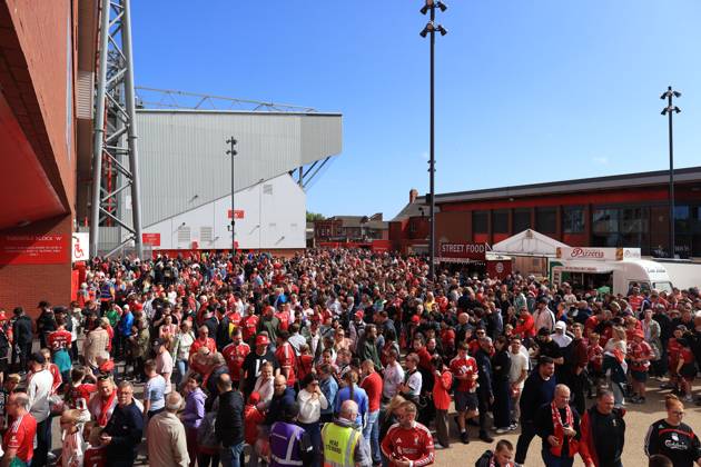 Football - Pre-Season Friendly - Liverpool v Athletic Bilbao 4th August 2025 - Pre-Season Friendly - Liverpool v Athletic Bilbao - Fans gather outside after the Main Stand at Anfield was evacuated ahead of the match - Photo: Simon Stacpoole Offside. Liverpool UK Copyright: xSimonxStacpoolexOffside