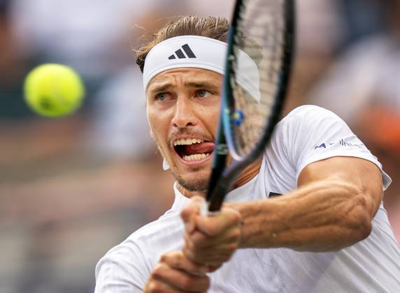 August 4, 2025, Toronto, On, Canada: Germany s Alexander Zverev hits a backhand return to Australia s Alexei Popyrin during their quarterfinal match at the National Bank Open in Toronto, Monday, Aug. 4, 2025. Canada News - August 4, 2025  - ZUMAc35_ 20250804_zaf_c35_092 Copyright: xFrankxGunnx