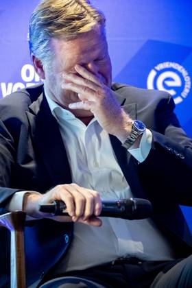 UTRECHT - Ronald Koeman will receive an Eredivisie Oeuvre Award from the hands of Guus Hiddink. This makes the former professional footballer and current national team, Nationalteam coach the fifth winner of the award. With the award, individuals with a great value for Dutch soccer are put in the spotlight in a special way. ANP ROB ENGELAAR xVIxANPxSportx xxANPxIVx 532975377 originalFilename: 532975377.jpg