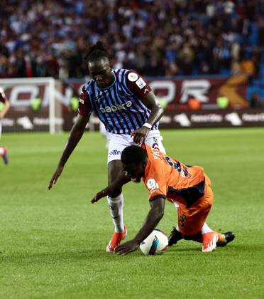 Trabzonspor v Basaksehir - Turkish Super Lig TRABZON, TURKIYE - OCTOBER 19: Batista Mendy (L) of Trabzonspor in action during the Turkish Super Lig week 9th match between Trabzonspor and Basaksehir at Papara Park in Trabzon, Turkiye on October 19, 2024. Trabzon Turkey. Editorial use only. Please get in touch for any other usage.  Copyright: x2025xAnadoluxSeyitxAhmetxEksikx
