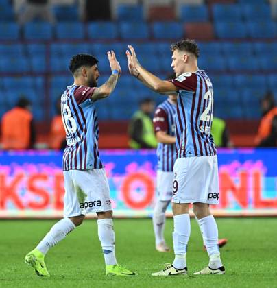 Trabzonspor v Basaksehir - Turkish Super Lig TRABZON, TURKIYE - OCTOBER 19: Eren Elmali (L) and Serdar Saatci of Trabzonspor celebrate after scoring a goal during the Turkish Super Lig week 9th match between Trabzonspor and Basaksehir at Papara Park in Trabzon, Turkiye on October 19, 2024. Trabzon Turkey. Editorial use only. Please get in touch for any other usage.  Copyright: x2025xAnadoluxHakanxBurakxAltunözx