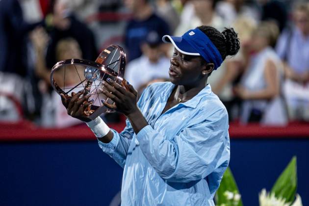 Victoria Mboko ( Canada ) apres son premier sacre de sa carriere au tournoi WTA, Tennis Damen Masters 1000 de MontrÃ al au court central IGA face Ã Naomi Osaka ( Japon ). TENNIS WTA 1000 NATIONAL BANK OPEN 2025 FINALE MBOKO OSAKA IGA STADIUM MONTREAL CANADA 07 08 2025 Montassar Yazidi PRESSE SPORTS MONTREAL IGA STADIUM Canada GermanyxJapanxUKxFrancexBelgiumxOUT Copyright: xMontassarxYazidi PRESSExSPORTSx