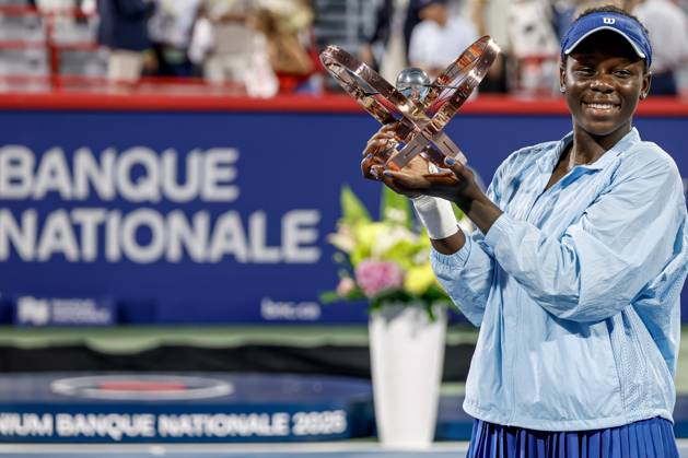 Victoria Mboko ( Canada ) apres son premier sacre de sa carriere au tournoi WTA, Tennis Damen Masters 1000 de MontrÃ al au court central IGA face Ã Naomi Osaka ( Japon ). TENNIS WTA 1000 NATIONAL BANK OPEN 2025 FINALE MBOKO OSAKA IGA STADIUM MONTREAL CANADA 07 08 2025 Montassar Yazidi PRESSE SPORTS MONTREAL IGA STADIUM Canada GermanyxJapanxUKxFrancexBelgiumxOUT Copyright: xMontassarxYazidi PRESSExSPORTSx