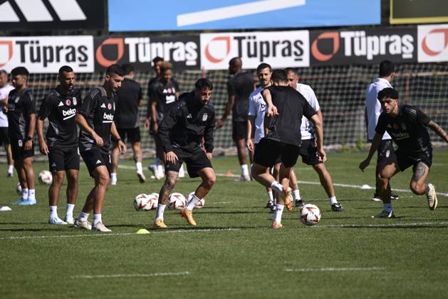 Besiktas training session ahead of UEFA Europa League match against Ajax ISTANBUL, TURKIYE - SEPTEMBER 25: Players of Besiktas attend a training session ahead of UEFA Europa League match against Ajax at Besiktas Nevzat Demir Facilities in Istanbul, Turkiye on September 25, 2024. Istanbul Turkey. Editorial use only. Please get in touch for any other usage.  Copyright: x2025xAnadoluxArifxHüdaverdixYamanx