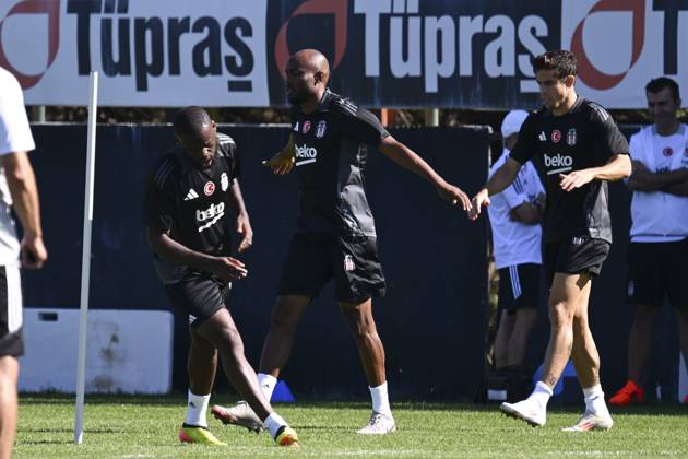 Besiktas training session ahead of UEFA Europa League match against Ajax ISTANBUL, TURKIYE - SEPTEMBER 25: Al Musrati (C) and Gabriel Paulista (R) of Besiktas attend a training session ahead of UEFA Europa League match against Ajax at Besiktas Nevzat Demir Facilities in Istanbul, Turkiye on September 25, 2024. Istanbul Turkey. Editorial use only. Please get in touch for any other usage.  Copyright: x2025xAnadoluxArifxHüdaverdixYamanx