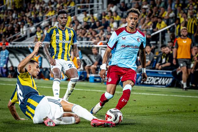 Fenerbahce SK defender Mert Muldur, Feyenoord Rotterdam forwarder Goncalo Borges during the match Fenerbahce - Feyenoord at the Åžükrü SaracoÄülu Spor Kompleksi for the Champions League - Third qualifying round - 2nd leg season 2025-2026 in ISTANBUL, Turkey on 10 august 2025, (photo by Marcel van Dorst EYE4images DeFodi Images)