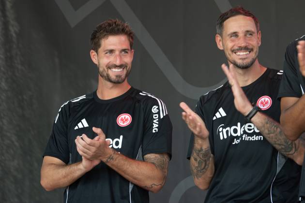 2025.08.13 xVVx Familientag der Eintracht Frankfurt v.l., goalkeeper, Torwart Kevin Trapp (Eintracht Frankfurt) und goalkeeper, Torwart Jens Grahl (Eintracht Frankfurt) (DFL DFB REGULATIONS PROHIBIT ANY USE OF PHOTOGRAPHS as IMAGE SEQUENCES and or QUASI-VIDEO) Copyright: JoaquimxFerreira