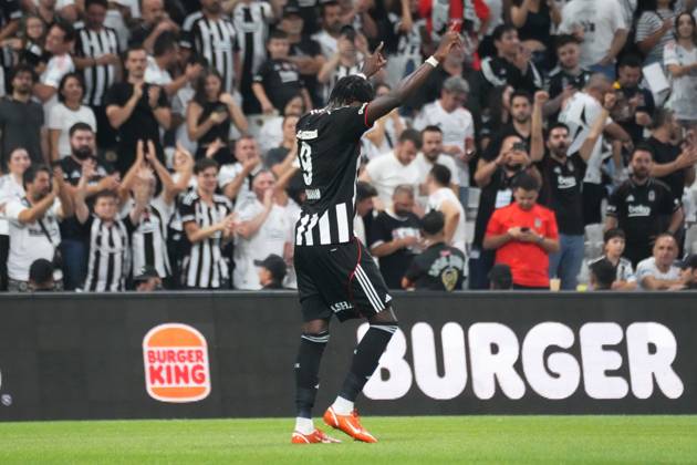 Tammy Abraham of Besiktas celebrates after scoring the second goal of his team during the UEFA Conference League 2025 26 Third Qualifying Round Second Leg match between Besiktas and St Patricks at Tupras Stadium on August 14, 2025 in Istanbul , Turkey. ( Photo by Seskimphoto ) Istanbul Turkey Istanbul Turkey Copyright: xSeskimphotox Besiktas_StPatricks_140825 (130)