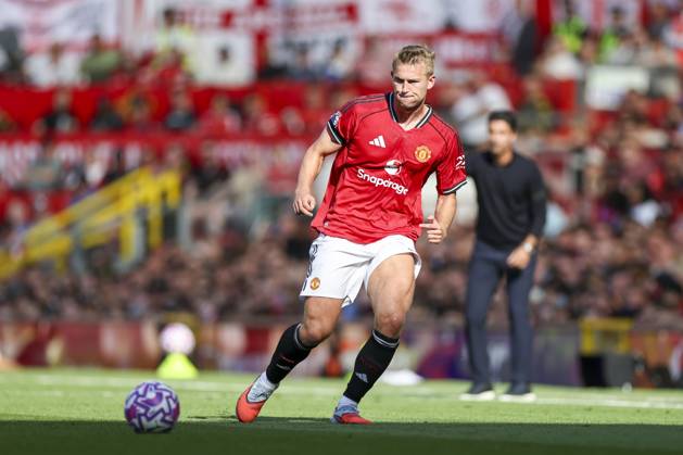 Manchester United, ManU FC v Arsenal FC, English Premier League Manchester United defender Matthijs de Ligt (4) during the Manchester United FC v Arsenal FC English Premier League match at Old Trafford, Manchester, England, United Kingdom on 17 August 2025 Credit: Phil Duncan Every Second Media Editorial use only. All images are copyright Every Second Media Limited. No images may be reproduced without prior permission. All rights reserved. Premier League and Football League images are subject to licensing agreements with Football DataCo Limited. see https: www.football-dataco.com Copyright: xIMAGO EveryxSecondxMediax ESM-1556-0046 PhilxDuncanx xEveryxSecondxMediax