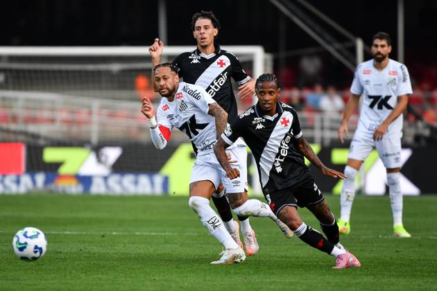 Santos FC x Vasco da Gama SaO PAULO, SP - 17.08.2025: SANTOS FC X VASCO DA GAMA - Neymar from Santos during the match between Santos FC x Vasco da Gama, valid for the twentieth round of the 2025 Brazilian Football Championship, this Sunday, (17) at Morumbis, SP. (Photo: Roberto Casimiro Fotoarena) x2789157x  RobertoxCasimiro