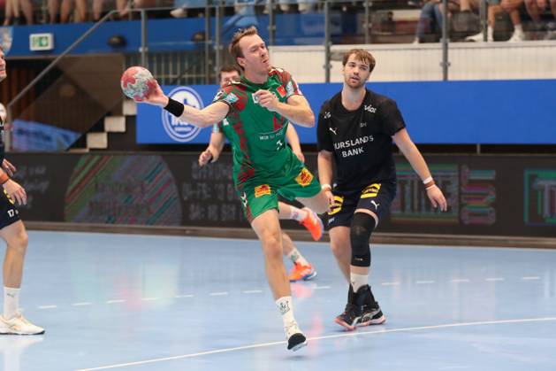 17.08.2025, xgox, Handball - Wartburg Cup SC Magdeburg - Skanderborg Handbold emspor, v.l. Felix Claar (Magdeburg, 7) wirft Tor, Torschuetze, erzielt Tor, Treffer, scores the goal Eisenach