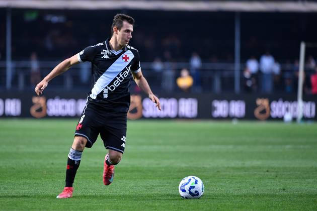 Santos FC x Vasco da Gama SaO PAULO, SP - 17.08.2025: SANTOS FC X VASCO DA GAMA - Lucas Piton of Vasco during the match between Santos FC x Vasco da Gama, valid for the twentieth round of the 2025 Brazilian Football Championship, this Sunday, (17) at Morumbis, SP. (Photo: Roberto Casimiro Fotoarena) x2789163x  RobertoxCasimiro