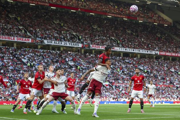 Manchester United, ManU FC v Arsenal FC, English Premier League Manchester United defender Leny Yoro (15) heads the ball clear from Arsenal defender Gabriel (6) during the Manchester United FC v Arsenal FC English Premier League match at Old Trafford, Manchester, England, United Kingdom on 17 August 2025 Credit: Phil Duncan Every Second Media Editorial use only. All images are copyright Every Second Media Limited. No images may be reproduced without prior permission. All rights reserved. Premier League and Football League images are subject to licensing agreements with Football DataCo Limited. see https: www.football-dataco.com Copyright: xIMAGO EveryxSecondxMediax ESM-1556-0054 PhilxDuncanx xEveryxSecondxMediax