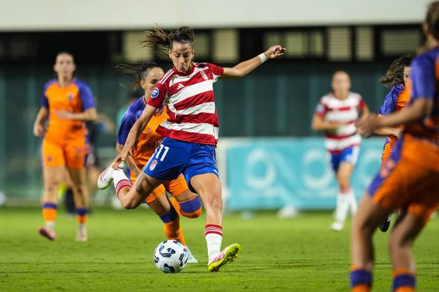 August 20, 2025, Sevilla, Sevilla, SPAIN: Andrea Gomez of Granada CF in action during Andalusian Women s Football Cup match played between Granada CF and Malaga CF at Rafael Gordillo City on August 20, 2025 in Sevilla, Spain Sevilla SPAIN - ZUMAa181 20250820_zaa_a181_125 Copyright: xJoaquinxCorcherox