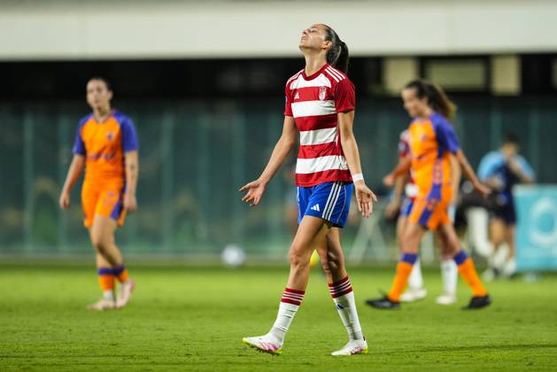 August 20, 2025, Sevilla, Sevilla, SPAIN: Andrea Gomez of Granada CF laments during Andalusian Women s Football Cup match played between Granada CF and Malaga CF at Rafael Gordillo City on August 20, 2025 in Sevilla, Spain Sevilla SPAIN - ZUMAa181 20250820_zaa_a181_126 Copyright: xJoaquinxCorcherox