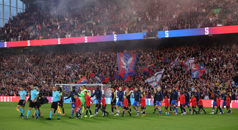 . - Crystal Palace v Fredrikstad FK, UEFA Europa Conference League Play Off, 1st Leg, Selhurst Park Stadium, Croydon, England. - 21st August 2025. (C) Daniel Weir Crystal Pix Crystal Palace & Fredrikstad players walk out on to the Selhurst Park pitch. - Crystal Palace v Fredrikstad FK, UEFA Europa Conference League Play Off, 1st Leg, Selhurst Park Stadium, Croydon, England. - 21st August 2025. (C) Daniel Weir Crystal Pix Croydon Selhurst Park Stadium United Kingdom Copyright: xDanielxWeirx CP_Crystal_Palace_Fredrikstad_02