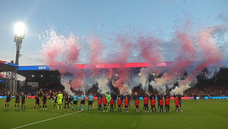 . - Crystal Palace v Fredrikstad FK, UEFA Europa Conference League Play Off, 1st Leg, Selhurst Park Stadium, Croydon, England. - 21st August 2025. (C) Daniel Weir Crystal Pix Crystal Palace & Fredrikstad players walk out on to the Selhurst Park pitch. - Crystal Palace v Fredrikstad FK, UEFA Europa Conference League Play Off, 1st Leg, Selhurst Park Stadium, Croydon, England. - 21st August 2025. (C) Daniel Weir Crystal Pix Croydon Selhurst Park Stadium United Kingdom Copyright: xDanielxWeirx CP_Crystal_Palace_Fredrikstad_06