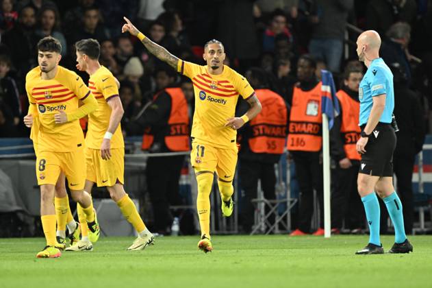 Paris Saint-Germain v Barcelona - UEFA Champions League PARIS, FRANCE - APRIL 10: Players of Barcelona celebrate after scoring a goal during the UEFA Champions League quarter finals first leg football match between Paris Saint-Germain and FC Barcelona, Barca at Parc des Princes in Paris, France on April 10, 2024. France World. Editorial use only. Please get in touch for any other usage. Copyright: x2025xAnadoluxMustafaxYalcınx